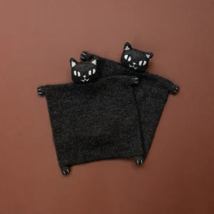 Doudou plat tricoté - Chat vampire